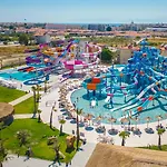 Hotel Dream Water World Side