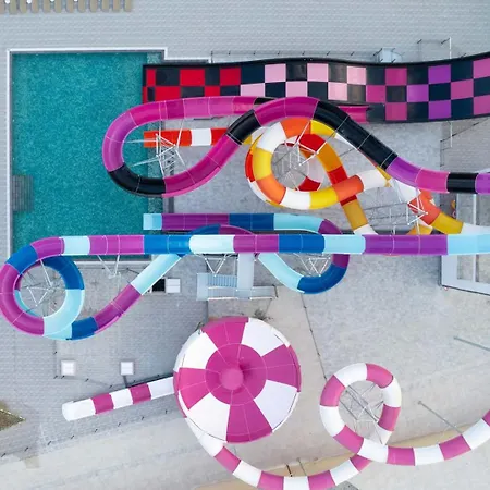 Hotel Dream Water World Side