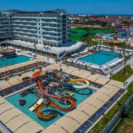 Hotell Dream Water World 5*